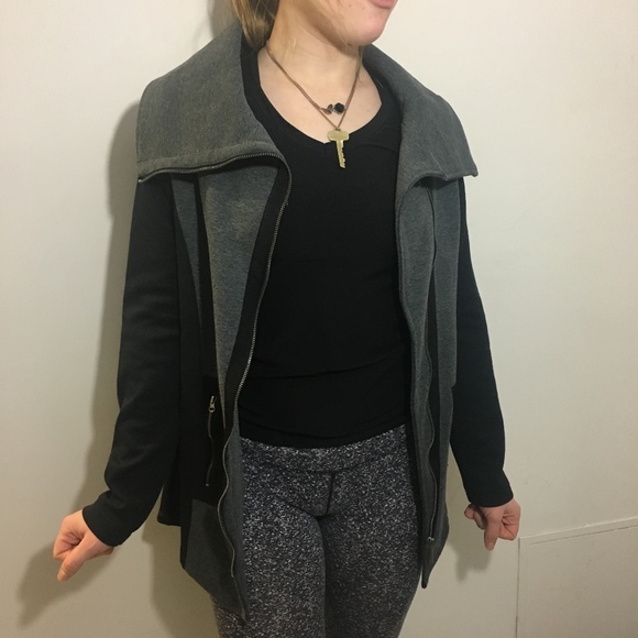 NWOT Nicole Miller New York Activewear Jacket - Picture 3 of 6